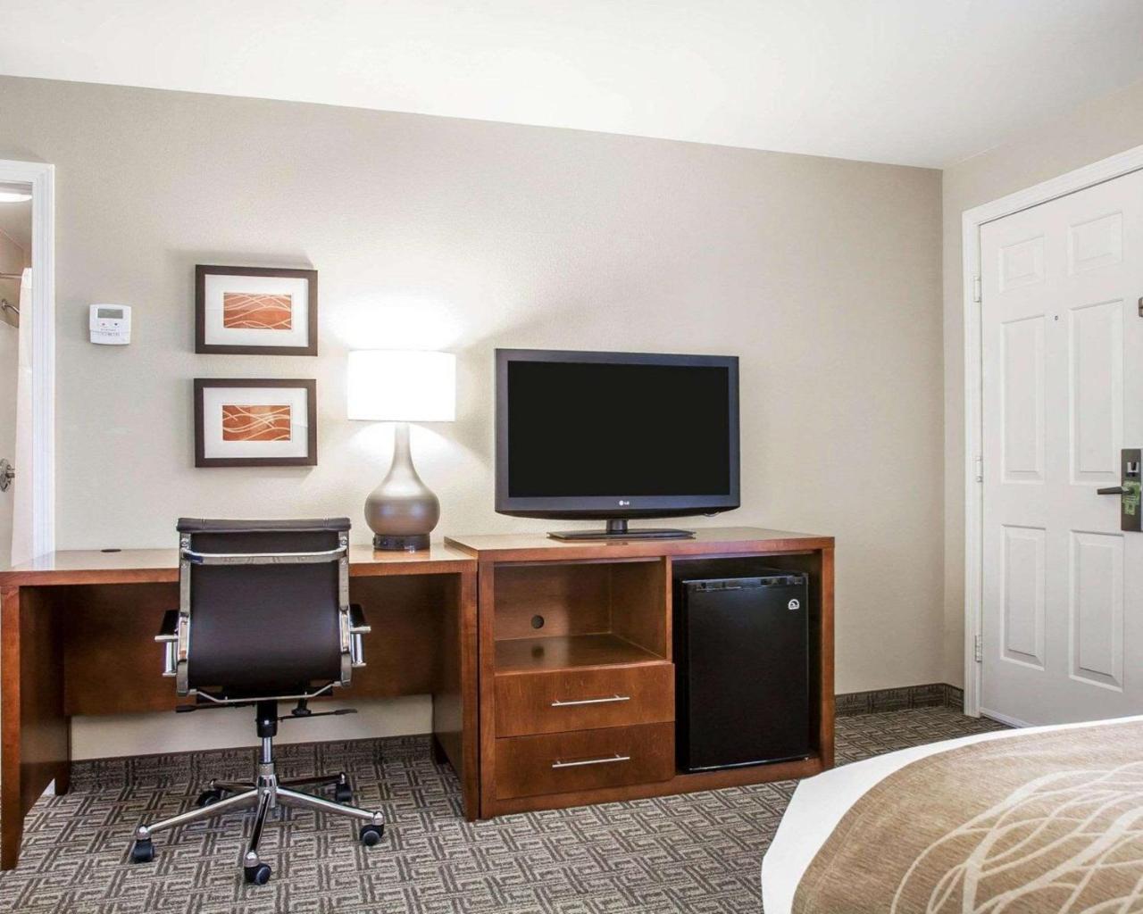 Comfort Inn&Suites Sturbridge-Brimfield Exterior foto