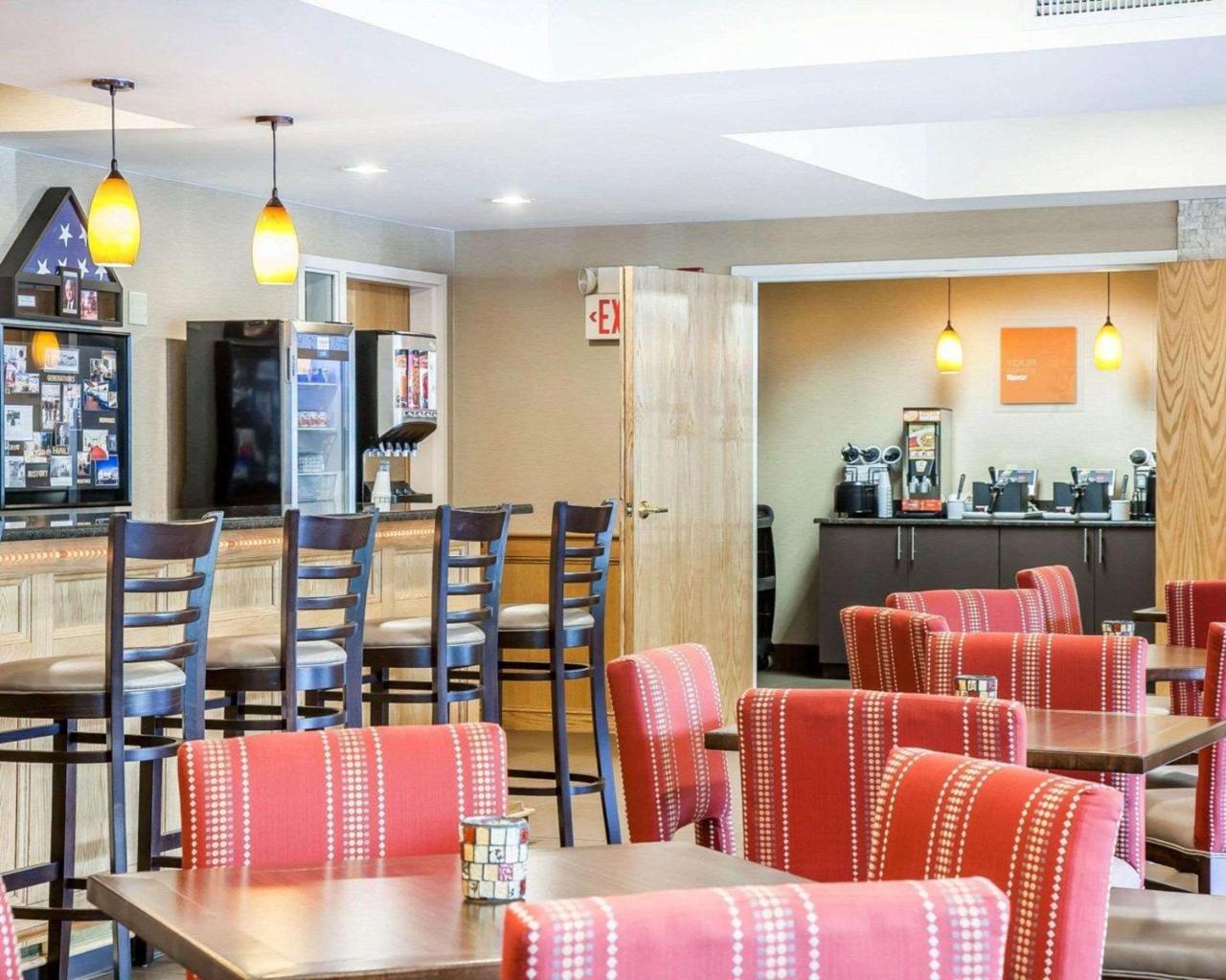 Comfort Inn&Suites Sturbridge-Brimfield Exterior foto