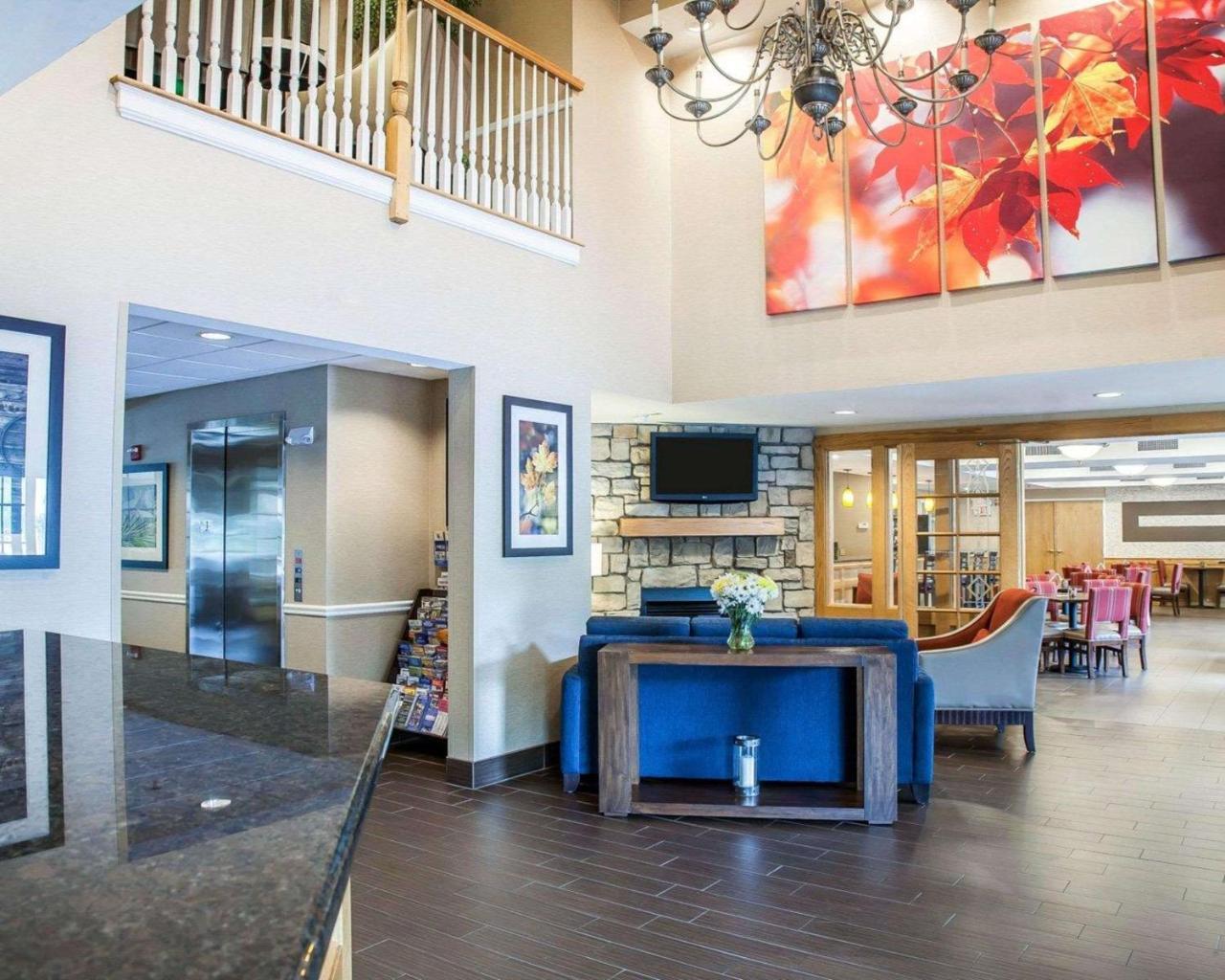 Comfort Inn&Suites Sturbridge-Brimfield Exterior foto